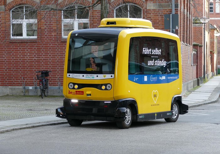 vehicle-g7de2b272f_1920.jpg